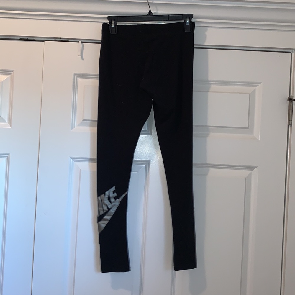 Nike Leggings - Picture 2 of 3